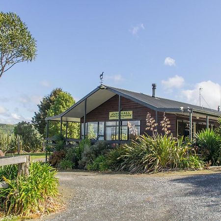 Junohall Backpackers Waitomo Caves Buitenkant foto